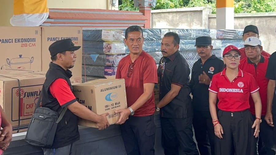 Peduli Korban Banjir, PDIP Buleleng Salurkan Bantuan dan Santunan