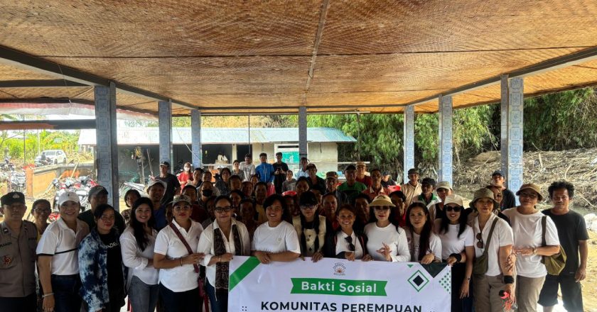 Uluran Tangan Perempuan Bali Utara di Tengah Luka Alas Harum