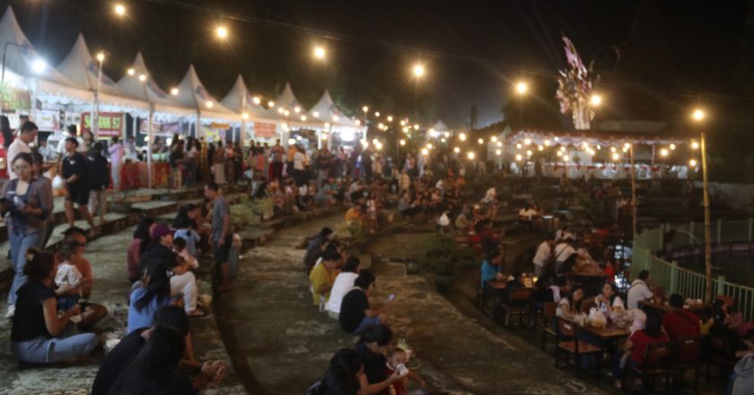 Puncak HUT ke-422 Kota Singaraja Berlangsung Meriah