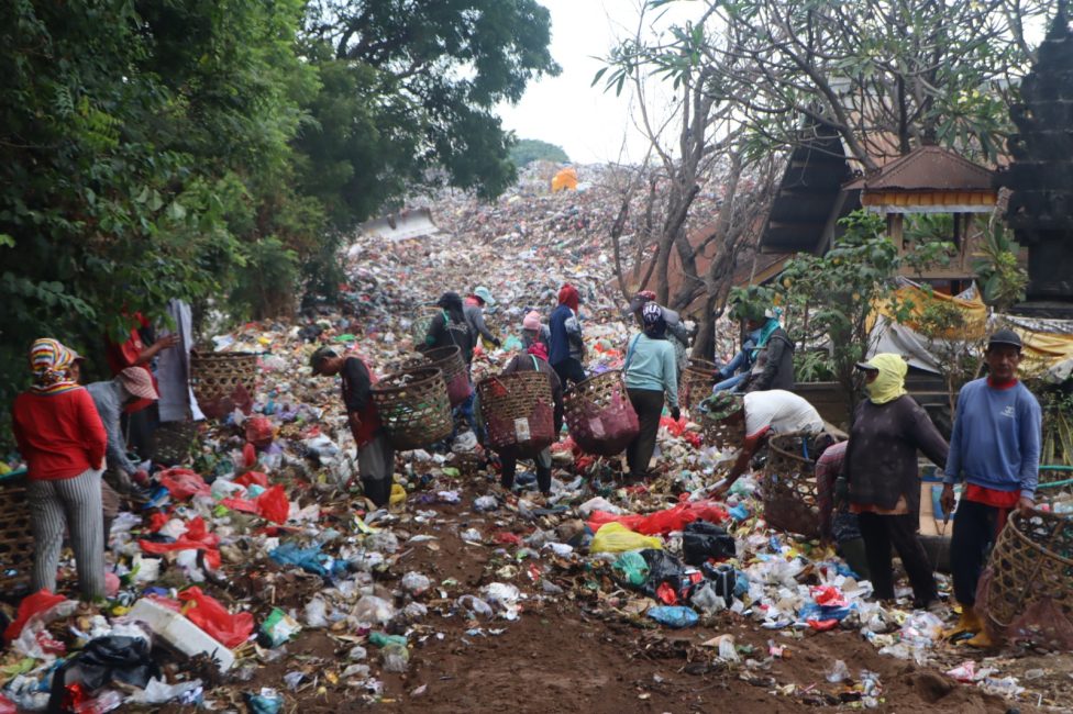 Tinjau TPA Bengkala, Wabup Supriatna Ajak Warga Mulai Pilah Sampah dari Rumah