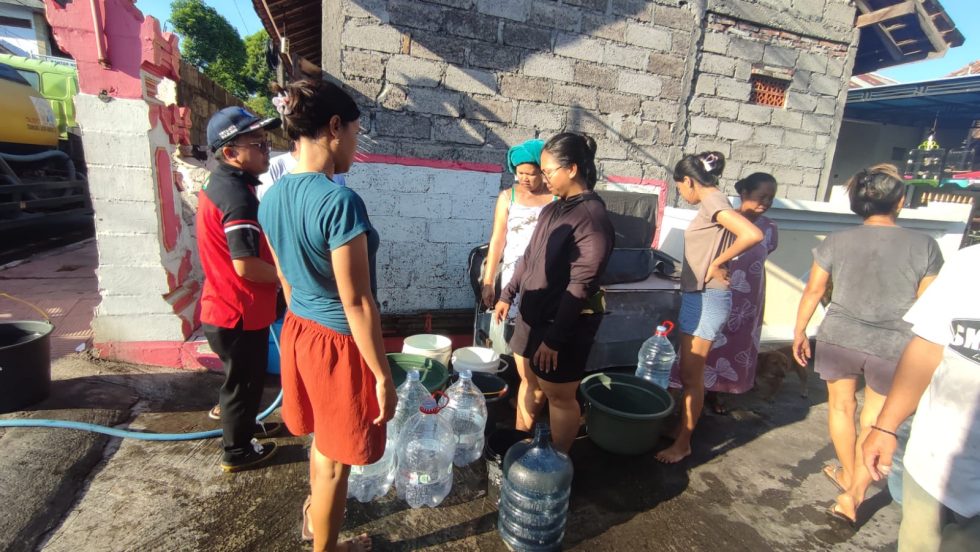 Perbaikan Jaringan Pipa SPAM Mumbul, Perumda THB Layani Warga dengan Tangki Gratis