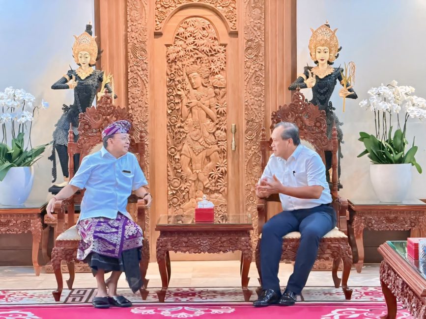 Jenderal Asal  Buleleng Diutus Presiden Tangani Sampah di Bali