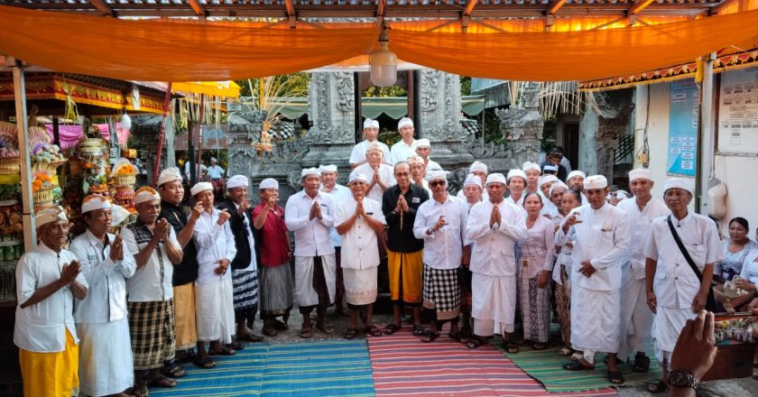 Tarian Puspanjali dan Nelayan Meriahkan Pujawali Dadia Pasek Celagi di Desa Tajun