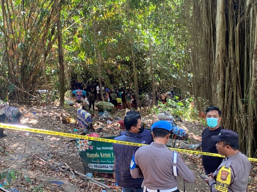 Polisi Lakukan Eksumasi Makam KD Di Setra Sidetapa