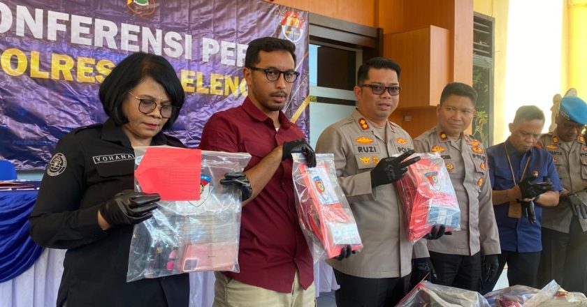 TikTok Challenge, Oknum Guru Bawa Kabur Belasan HP