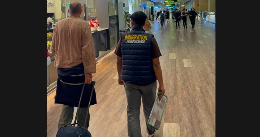Diduga Langgar Izin Tinggal, WNA Asal Negeri Kangguru Dideportasi