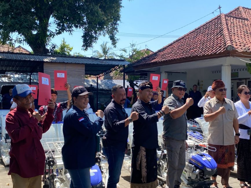 Subak Di Buleleng Terima Belasan ALSINTAN