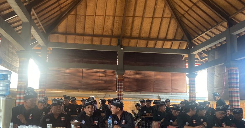 Puluhan Pecalang Desa Adat Buleleng Ikuti Bimtek Peningkatan Kapasitas