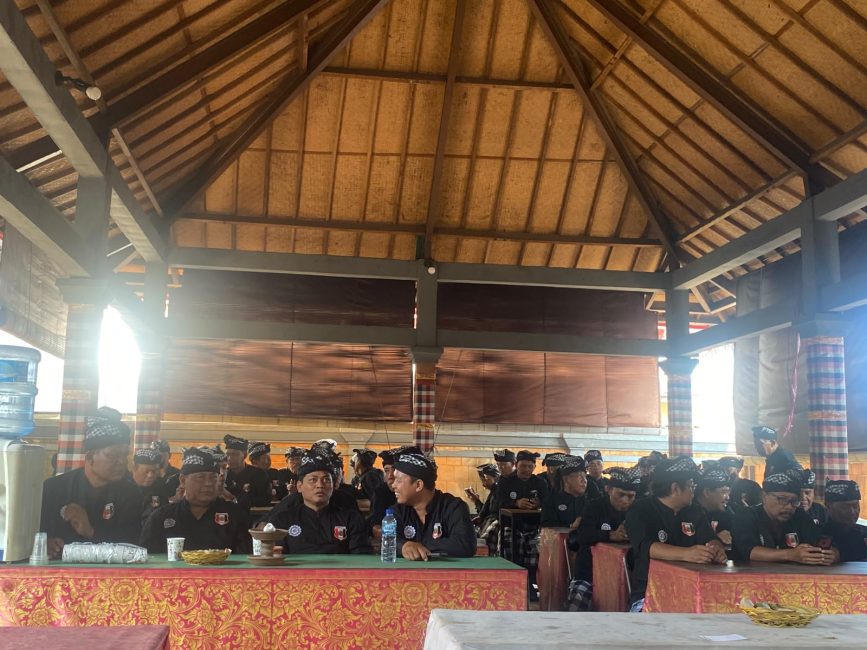 Puluhan Pecalang Desa Adat Buleleng Ikuti Bimtek Peningkatan Kapasitas