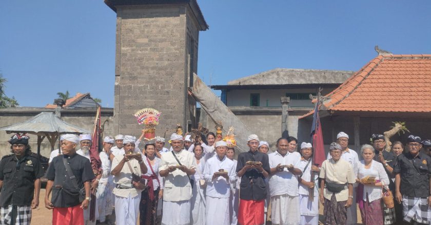 Rangkaian Pemugaran Dimulai, Pratima Pura Segara Buleleng Dipindahkan Sementara