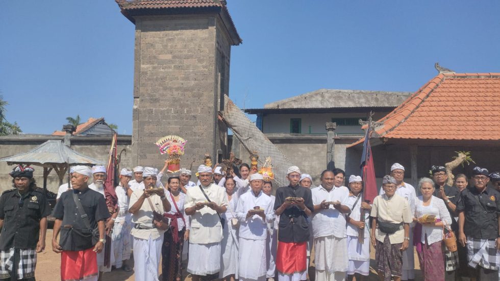 Rangkaian Pemugaran Dimulai, Pratima Pura Segara Buleleng Dipindahkan Sementara