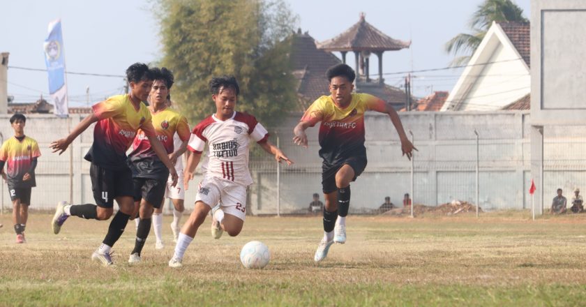 Laga Pembuka Bupati Cup Disambut Hujan Gol